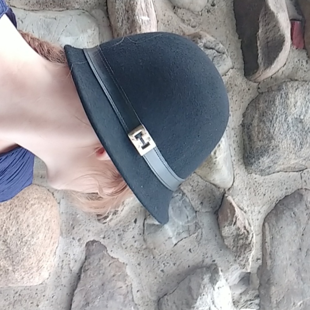 Chic Wool Hat - Picture 4 of 10